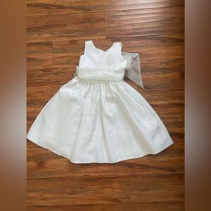Tip Top Kids White Formal Dress sz 5
